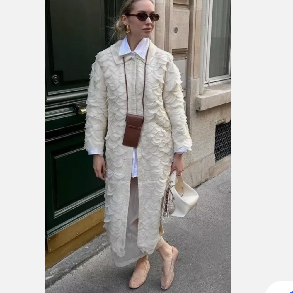 ZARA BIB COLLAR PETAL COAT - Picture 5 of 16